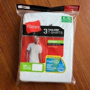 WHITE “HANES” T-shirts XL